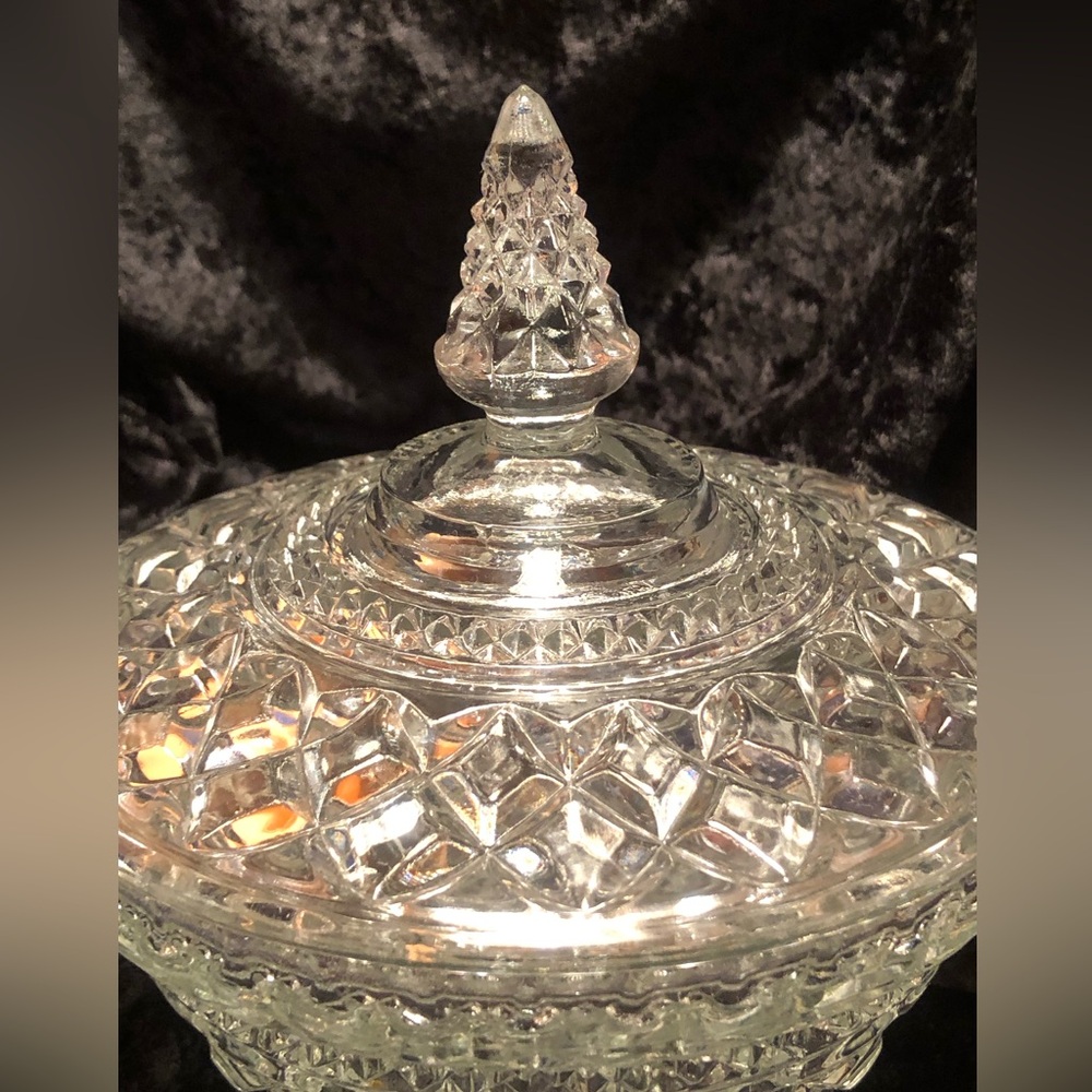 10230 VTG Anchor Hocking Wexford Pattern Clear Glass Pedestal Candy Dish w Lid